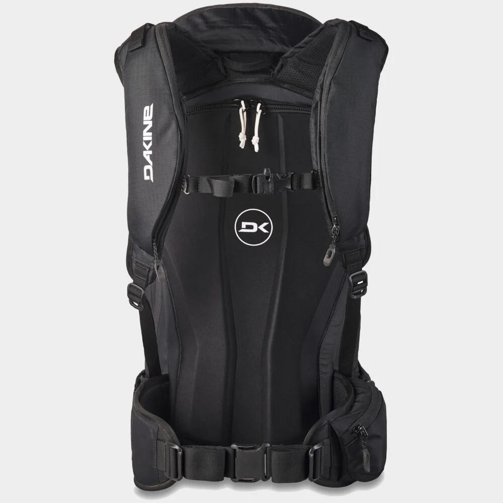 Sac à dos Dakine Poacher 40L disponible en location chez Splitboard QC