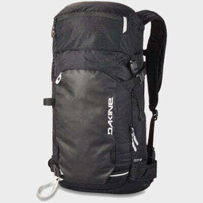 Sac à dos Dakine Poacher 40L disponible en location chez Splitboard QC